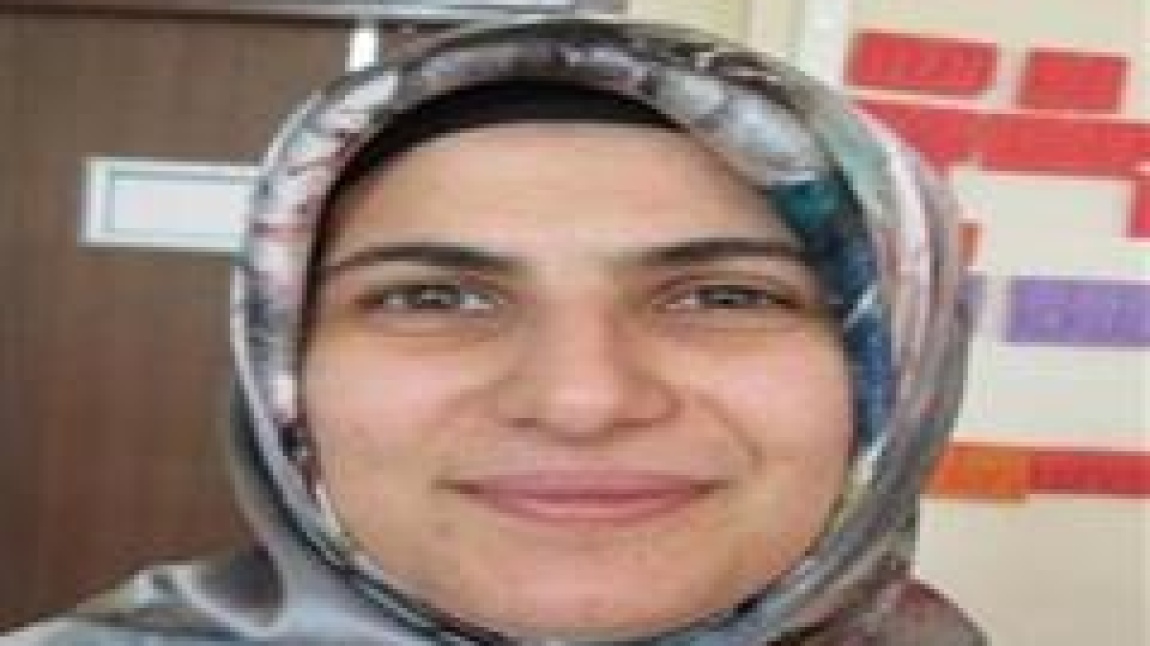 Betül SAMAR - Sınıf Öğretmeni